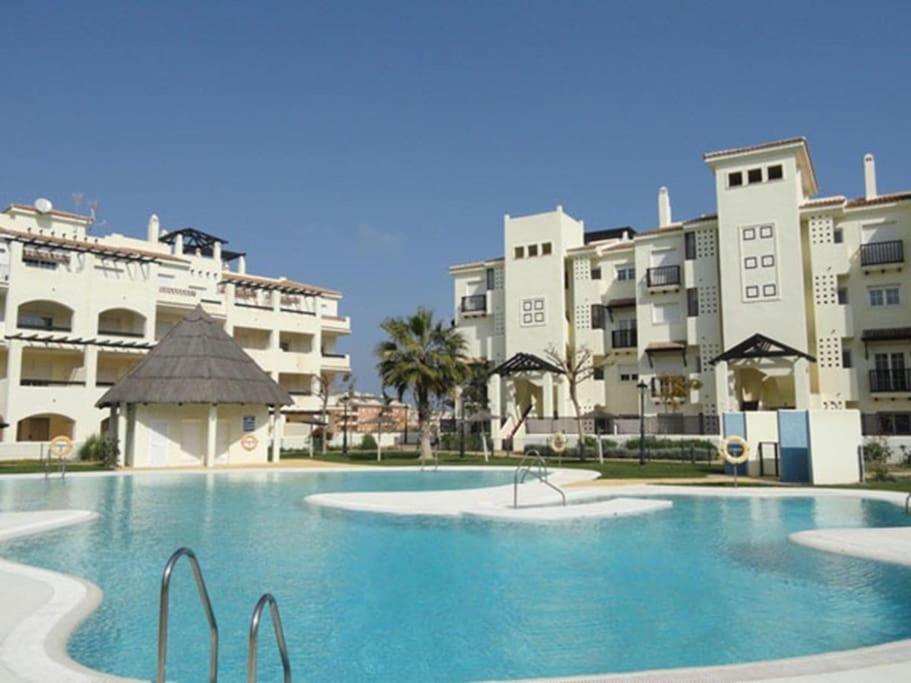 Apartamentos Residencial Duquesa San Luis de Sabinillas Dış mekan fotoğraf