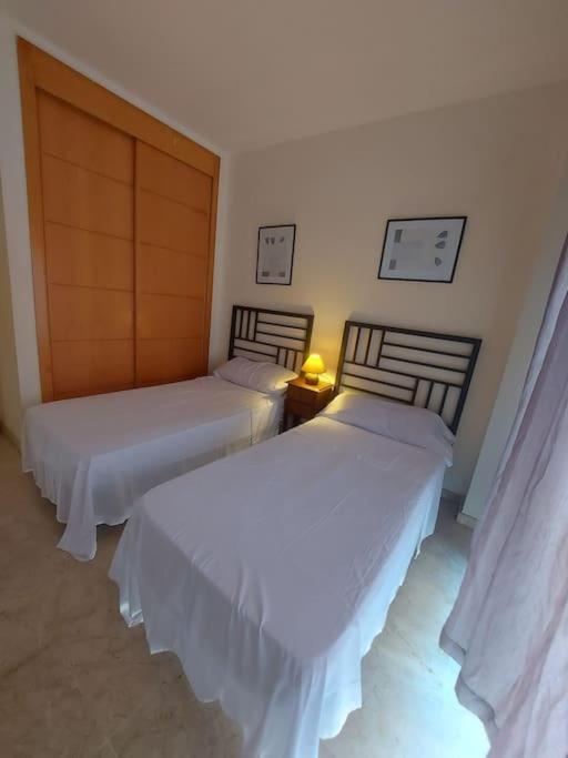 Apartamentos Residencial Duquesa San Luis de Sabinillas Dış mekan fotoğraf